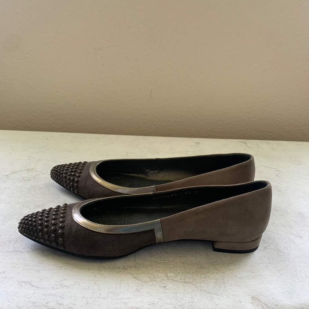 Stuart Weitzman 6.5‎ N Flats Taupe Suede Studded Pointed Toe Metallic UW 10085 - Picture 6 of 12